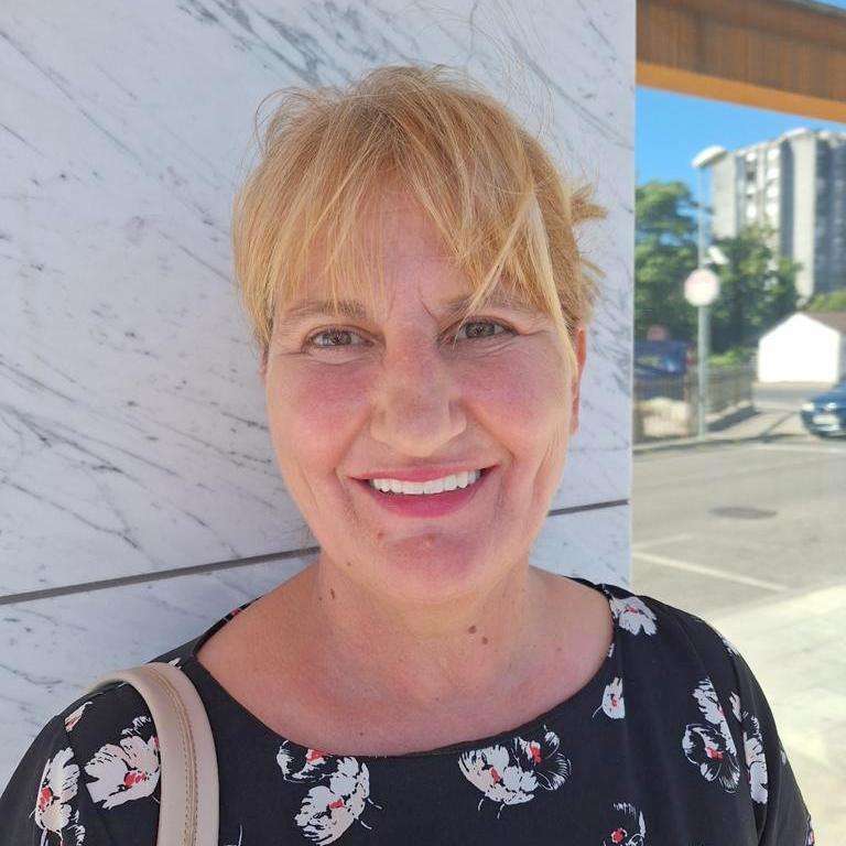 Пре после зубних имплантата