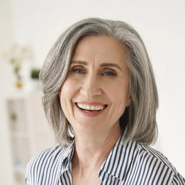 Implante dentário sorridente