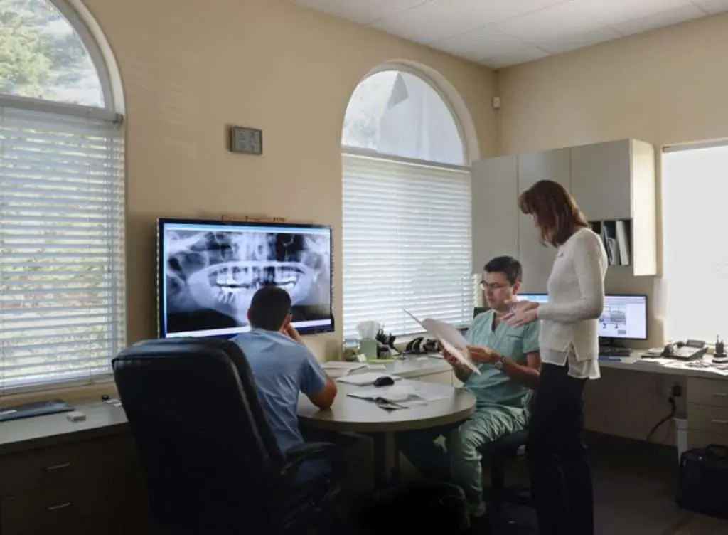 Expert Dental Office LA - dental implants in Los Angeles