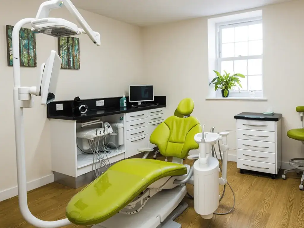 ZAGA Center Cambridge, UK Expert in zygomatic implants