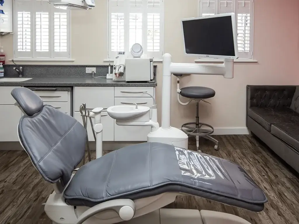 Cambridge Dental Expert