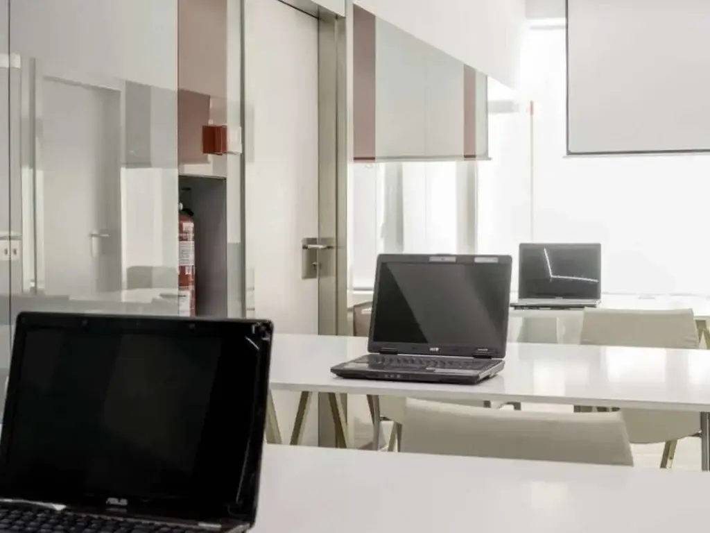 centro de excelencia en implantes cigomáticos - Dentistas Profesionales en A Coruña y Lugo