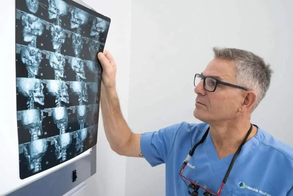 Dr. Zahi Khouri working with CBCT– Oral & Maxillofacial Surgeon in Adelaide